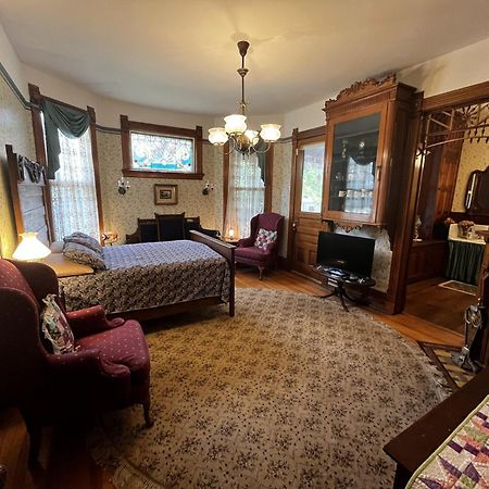Innisfree Bed & Breakfast Саут-Бенд Экстерьер фото