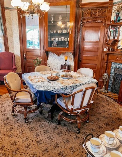 Innisfree Bed & Breakfast Саут-Бенд Экстерьер фото